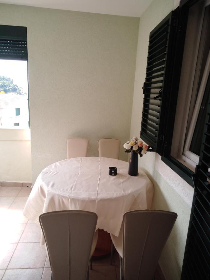 Apartman Ozi Petrovac Ngoại thất bức ảnh