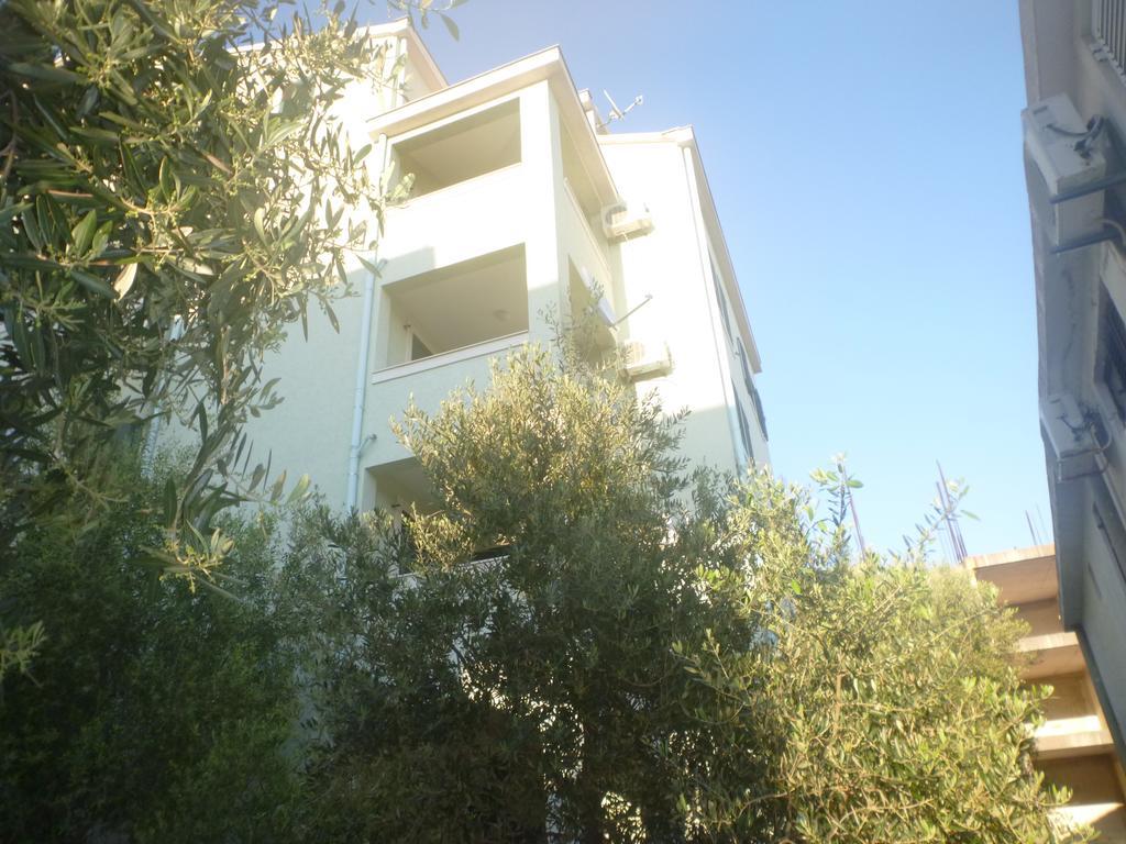 Apartman Ozi Petrovac Ngoại thất bức ảnh