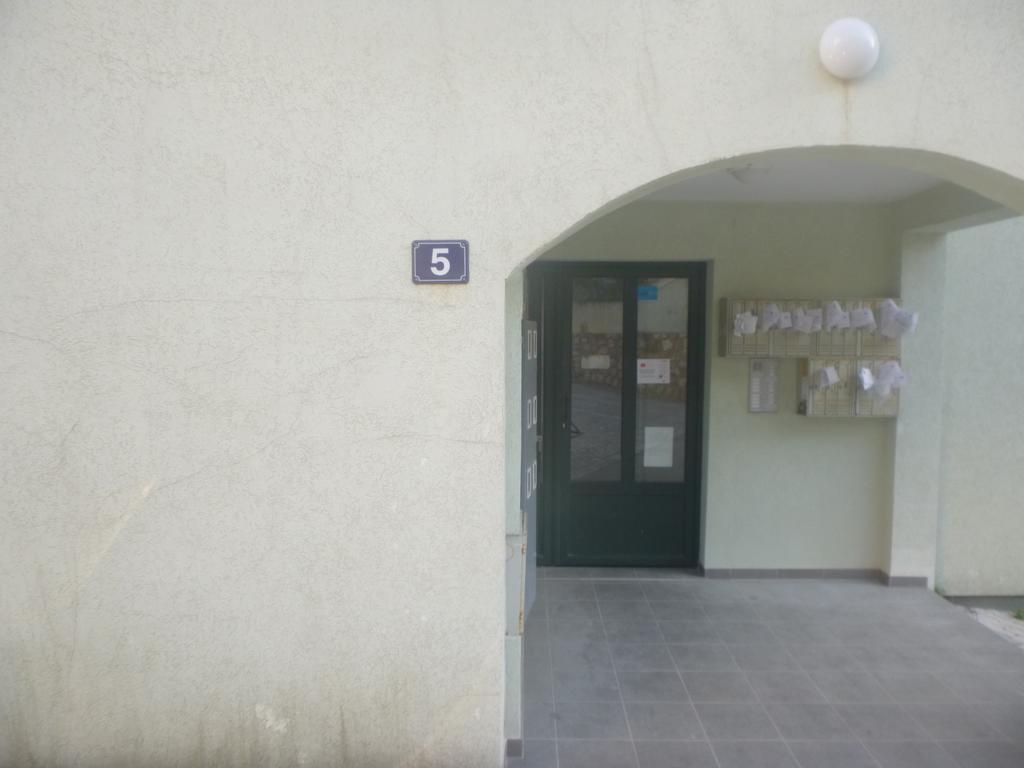 Apartman Ozi Petrovac Ngoại thất bức ảnh